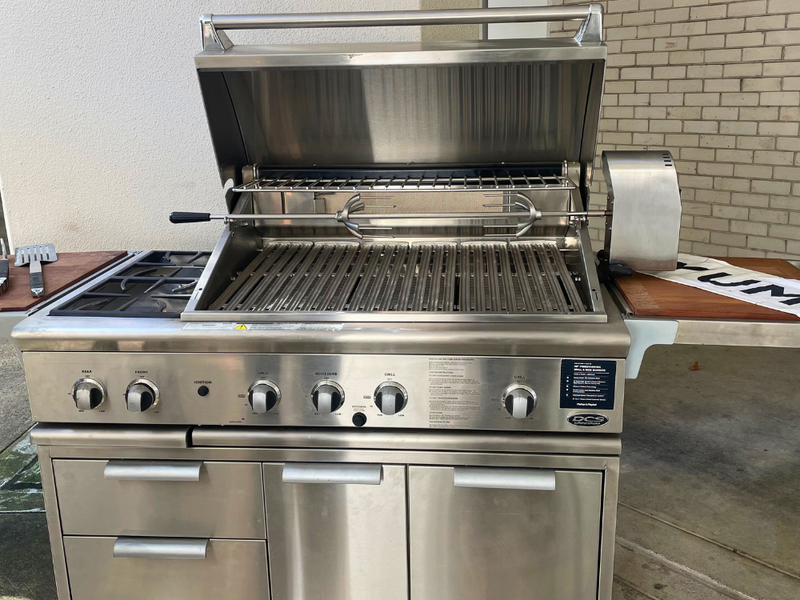DCS 48" Built-in Grill & Side Burners